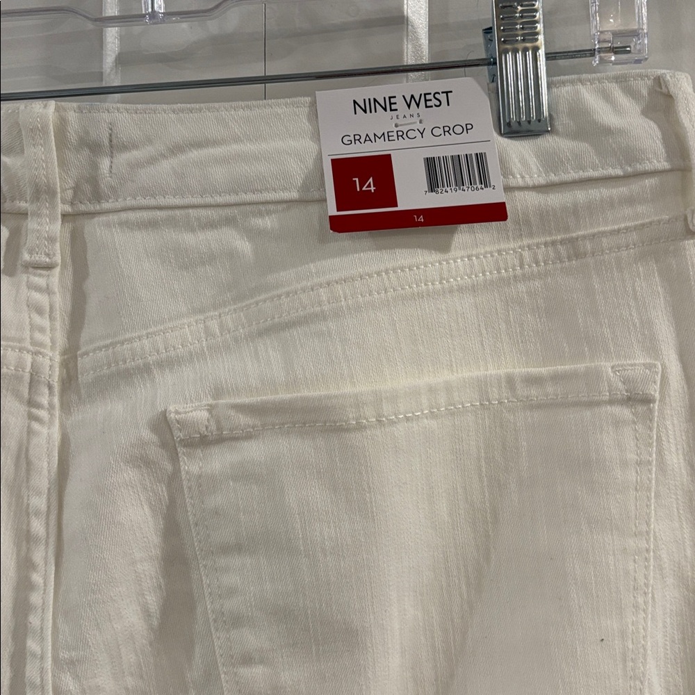 Nine West NWT
White Gramercy Crop Jeans - Picture 3 of 8